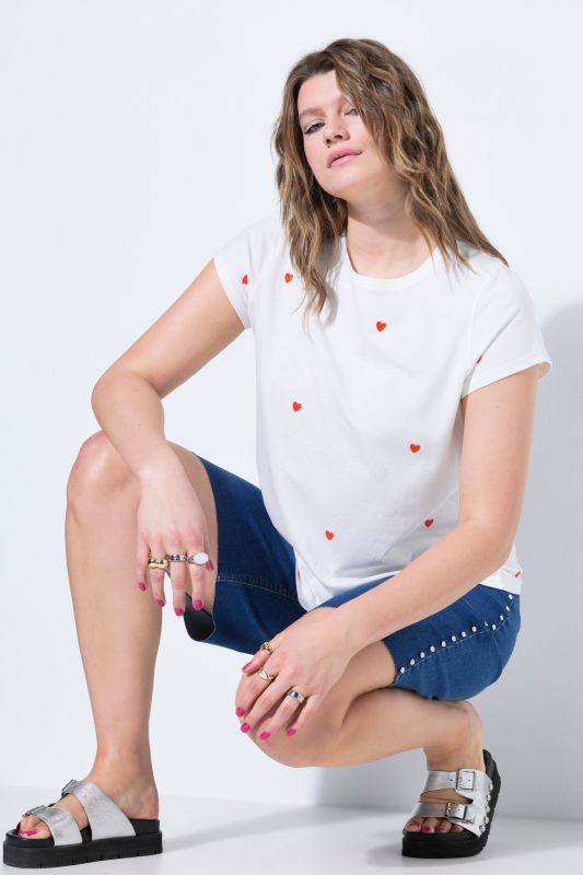 T-shirt à col rond, avec cœurs