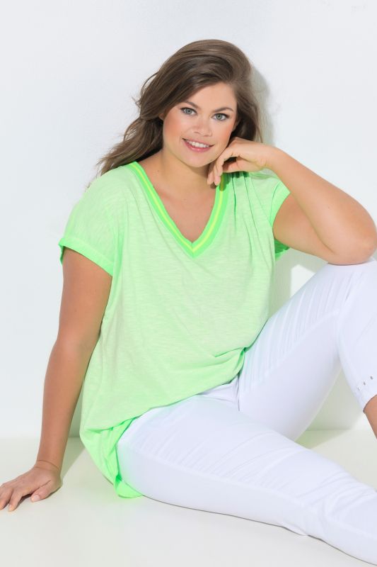 T-shirt décolleté en V et manches courtes