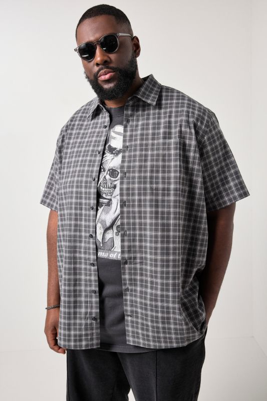 Chemise à carreaux, manches courtes et col Kent, coupe Boxy Fit – jusqu'au 8 XL