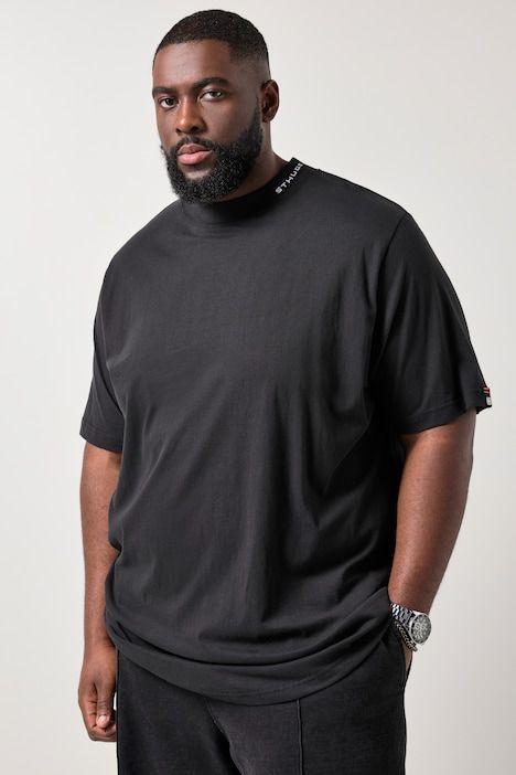 T-shirt à manches courtes, petit col montant. Disponible jusqu'au 8XL.