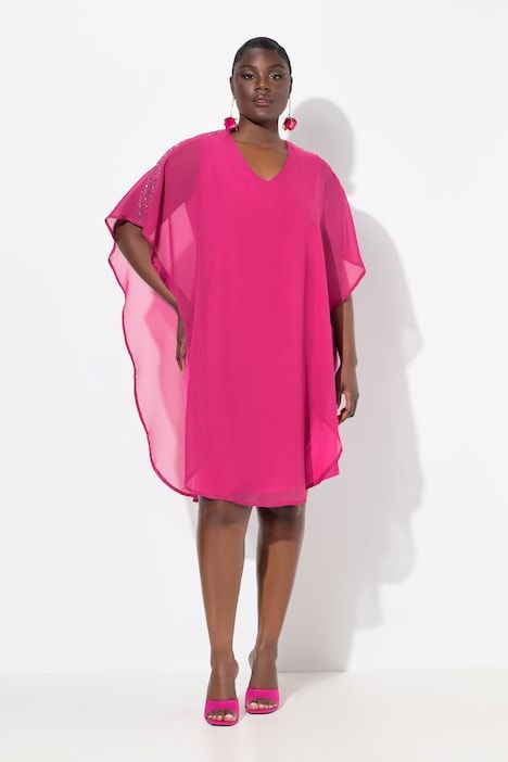 Robe en mousseline, multicouche. Décolleté V, manches 3/4