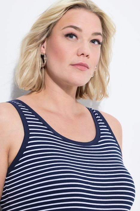Débardeur à rayures. Soutien-gorge intégré. Décolleté rond
