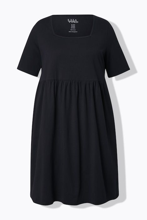 Robe, coupe évasée. Encolure carrée et manches courtes. Poches