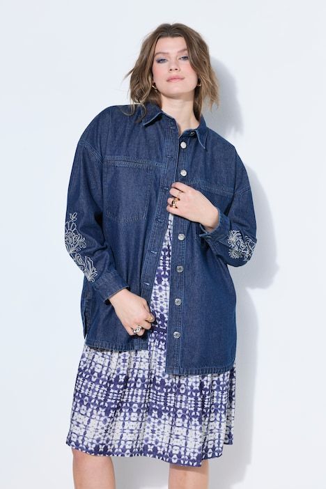 Chemise en jean, coupe oversize, broderie sur les manches