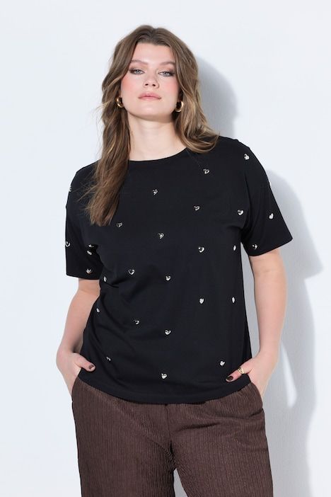 T-shirt oversize, clous cœurs