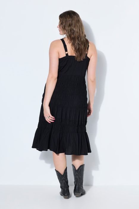 Robe midi évasée sans manches, poitrine smockée