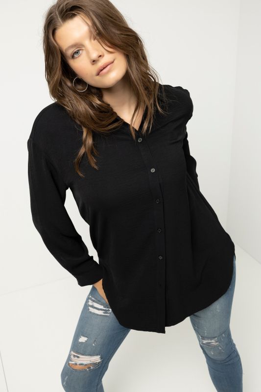 Chemise oversized en tissu crêpe, col de chemise et manches longues
