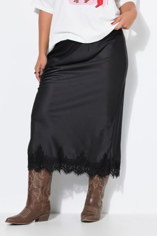 Robe maxi trapèze en satin, ourlet en dentelle