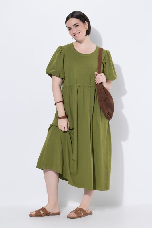 Robe longue, coupe A, col rond, manches courtes ballon, poches