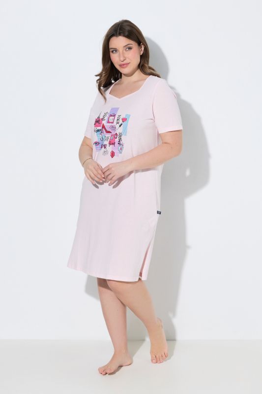 Chemise de nuit / grand T-shirt, motif Fashion, décolleté en forme de cœur et manches courtes