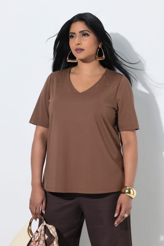 T-shirt avec strass fantaisie, décolleté en V et manches courtes, coupe Classic Fit
