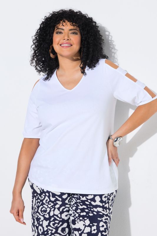 T-shirt décolleté en V et manches courtes, découpes au niveau des épaules