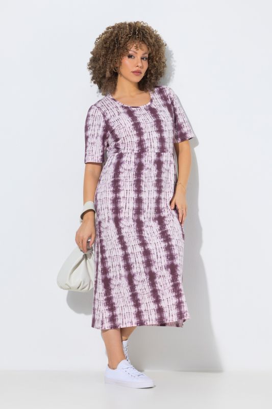 Robe midi avec rayures esprit batik, décolleté rond et manches courtes, coupe évasée