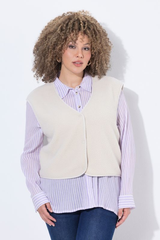 Gilet en polaire bouclée, coupe courte, encolure en V et boutons-pression, modèle sans manches
