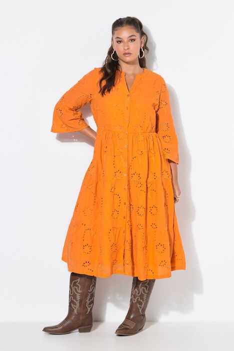 Robe maxi à volants. Manches 3/4 et broderie ajourée