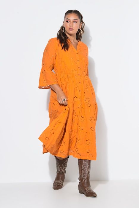 Robe maxi à volants. Manches 3/4 et broderie ajourée