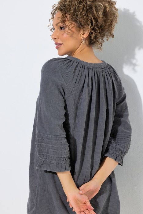 Blouse en mousseline, pinces, coupe A, col V, manches 3/4