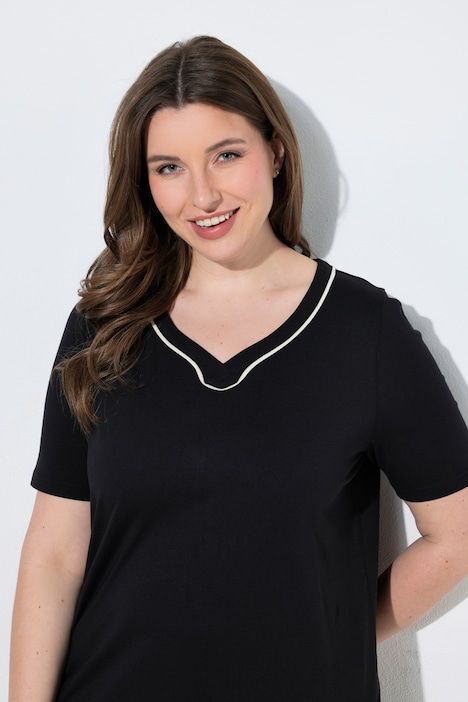 Pyjama motif palmiers, décolleté en forme de cœur et manches courtes