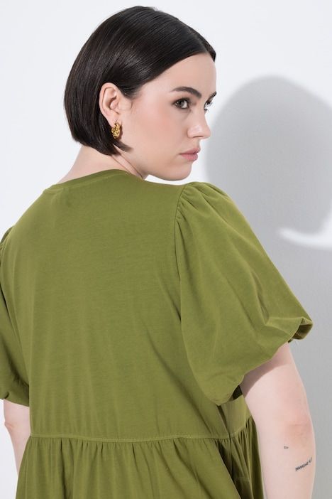 Robe longue, coupe A, col rond, manches courtes ballon, poches