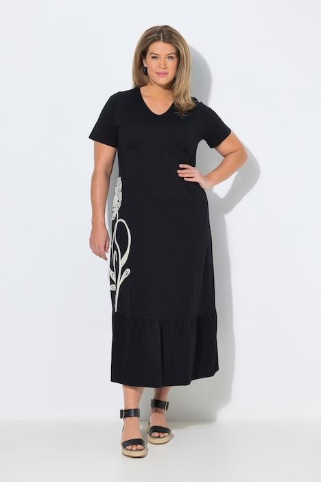 Robe longue, broderie florale, col V, manches courtes