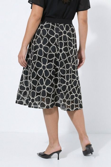 Robe en dentelle, longue midi et coupe évasée, taille élastique