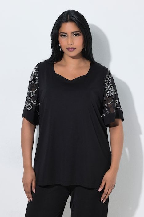 T-shirt point de Rome, manches courtes en soie mélangée dévorée, décolleté en forme de cœur et coupe évasée