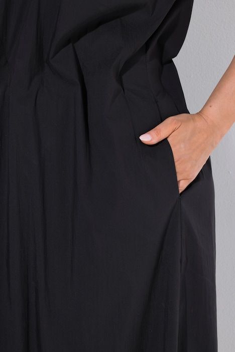 Robe longue, plis décoratifs, cintrée, col rond, manches mi-longues