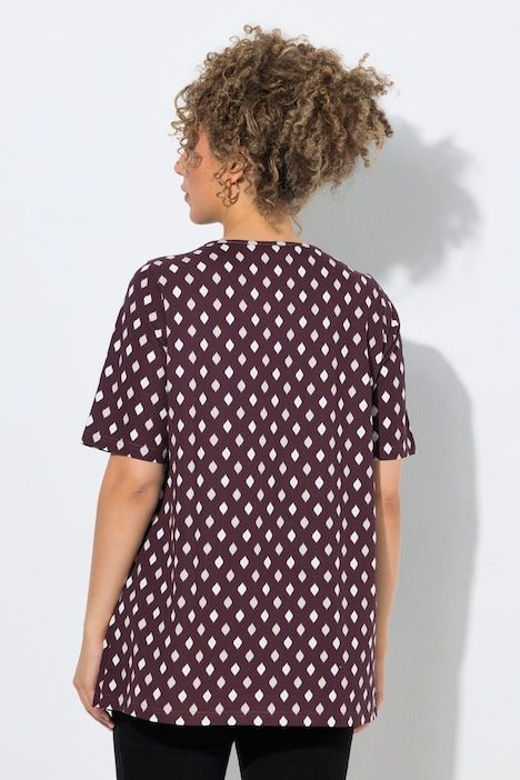 T-shirt avec passepoils, décolleté en V et manches courtes, coupe évasée