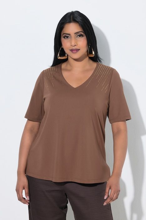 T-shirt avec strass fantaisie, décolleté en V et manches courtes, coupe Classic Fit