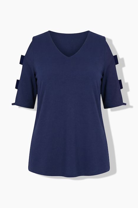 T-shirt décolleté en V et manches courtes, découpes au niveau des épaules