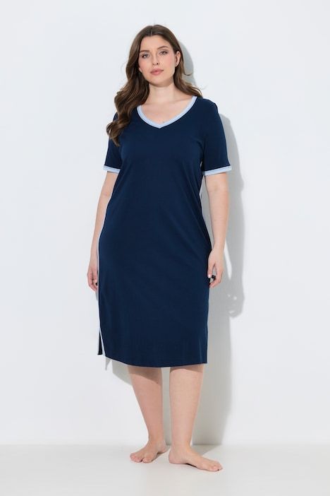 Chemise de nuit à rayures, bordures fantaisie, décolleté en V et manches courtes