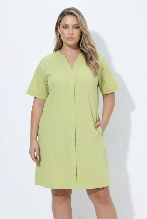 Robe en popeline, col tunisien et manches courtes, coupe évasée