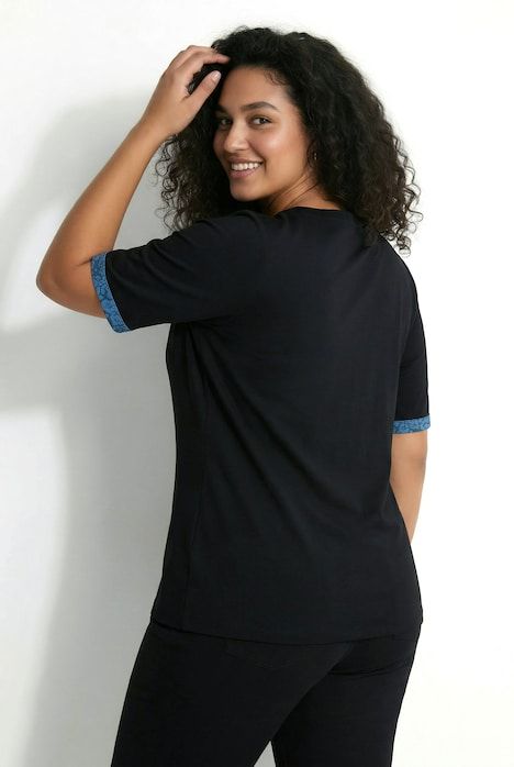 T-shirt technique avec motif imprimé, décolleté rond et manches courtes, coupe Classic Fit
