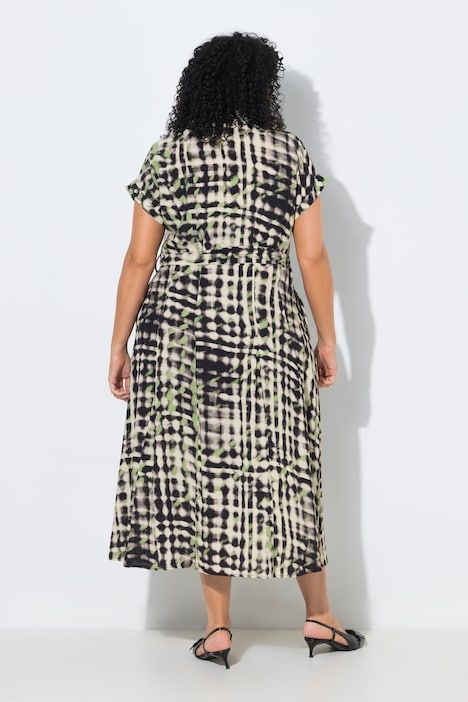 Robe maxi, ceinture à nouer, col chemise et poche poitrine