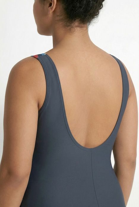 Maillot de bain avec bonnets souples, jeu de rayures et matière recyclée