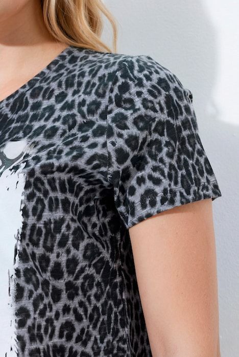 T-shirt motif léopard avec cerf, décolleté rond et manches courtes, coupe Classic Fit