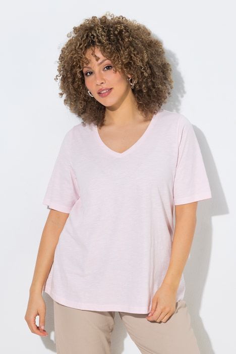 T-shirt avec décolleté en V et manches courtes, coupe Classic Fit