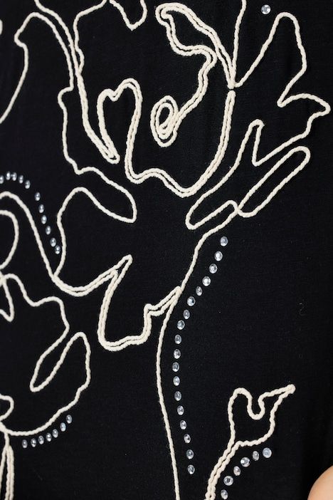 T-shirt oversize, broderies en fil de corde, décolleté rond et manches courtes